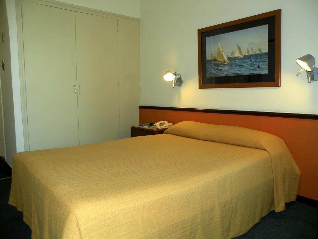 Austral Hotel モンテビデオ 部屋 写真